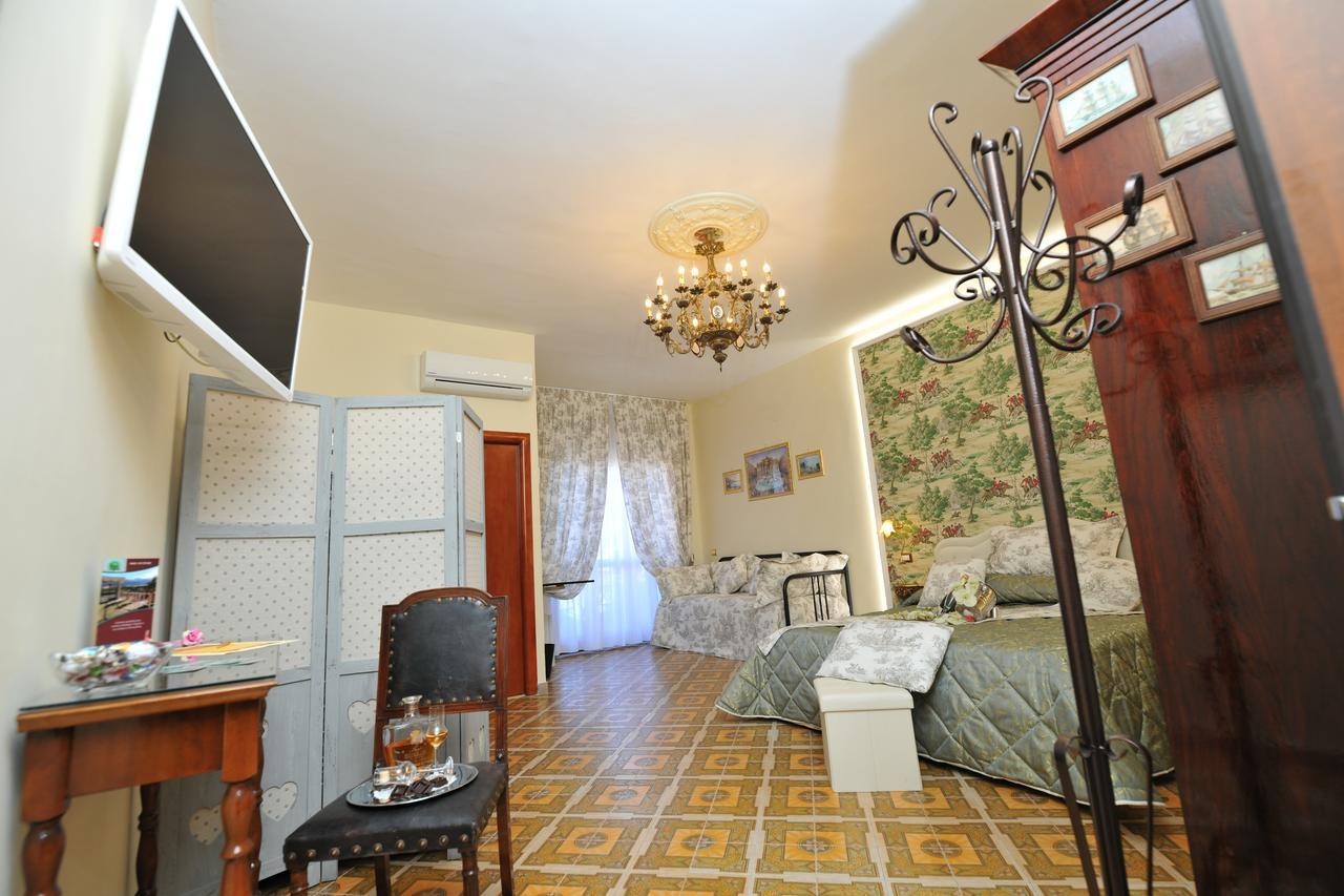 B&B Le Cycas Кастелламмаре-ди-Стабия Экстерьер фото